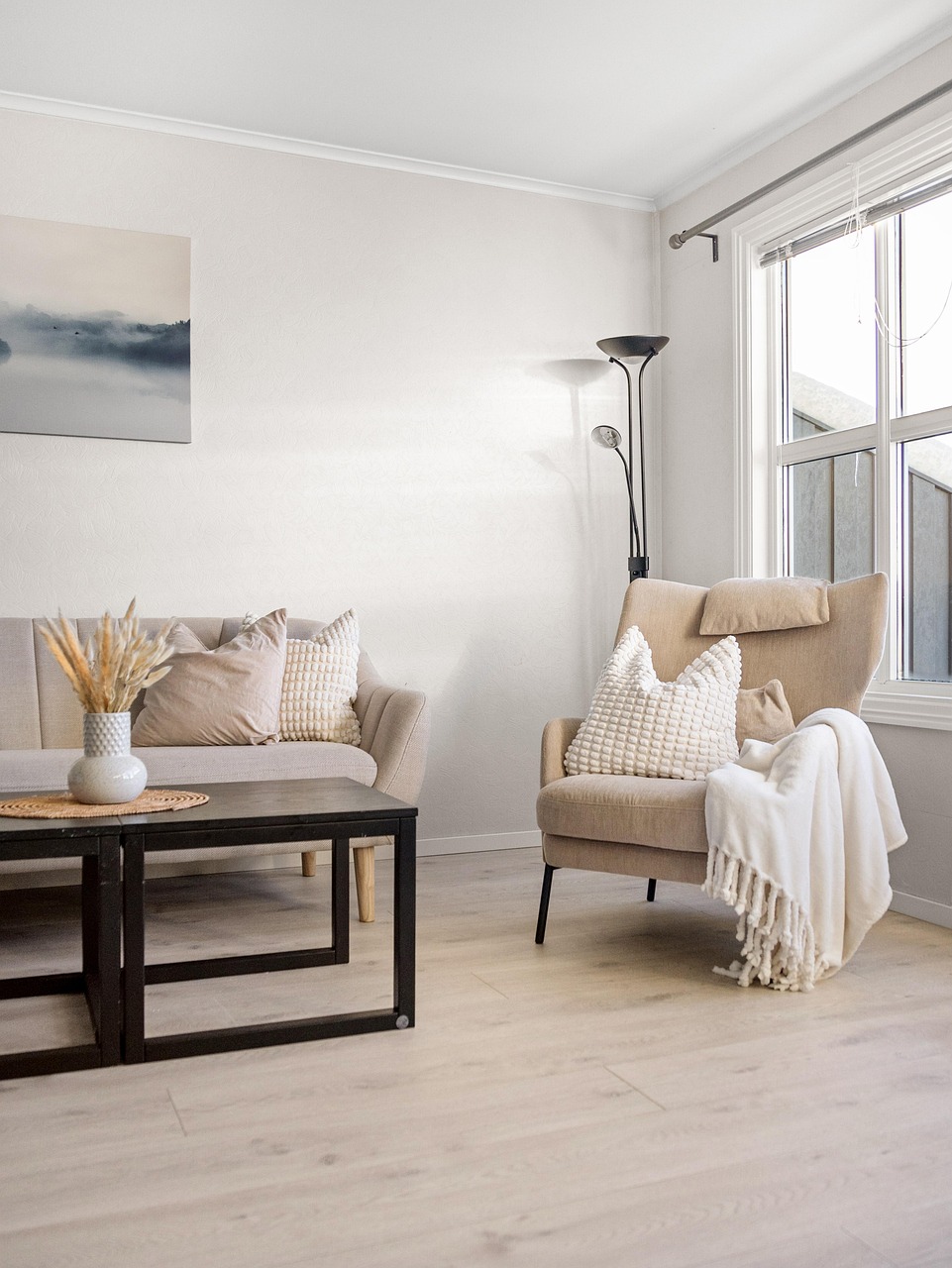 who-we-are-03 living room, apartment, interior design, home, real estate, house, decor, modern